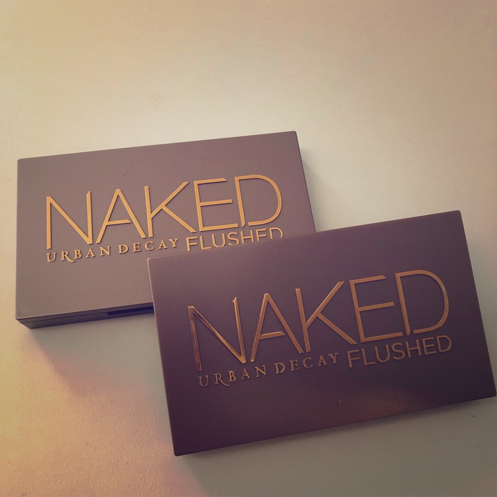 New never used Urban decay blush in STREAK & Naked